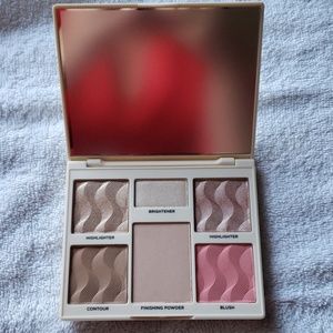 💋Cover FX perfector face palette (light-medium)